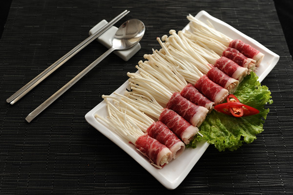 Bò cuộn nấm enoki nướng trong nồi chiên không dầu